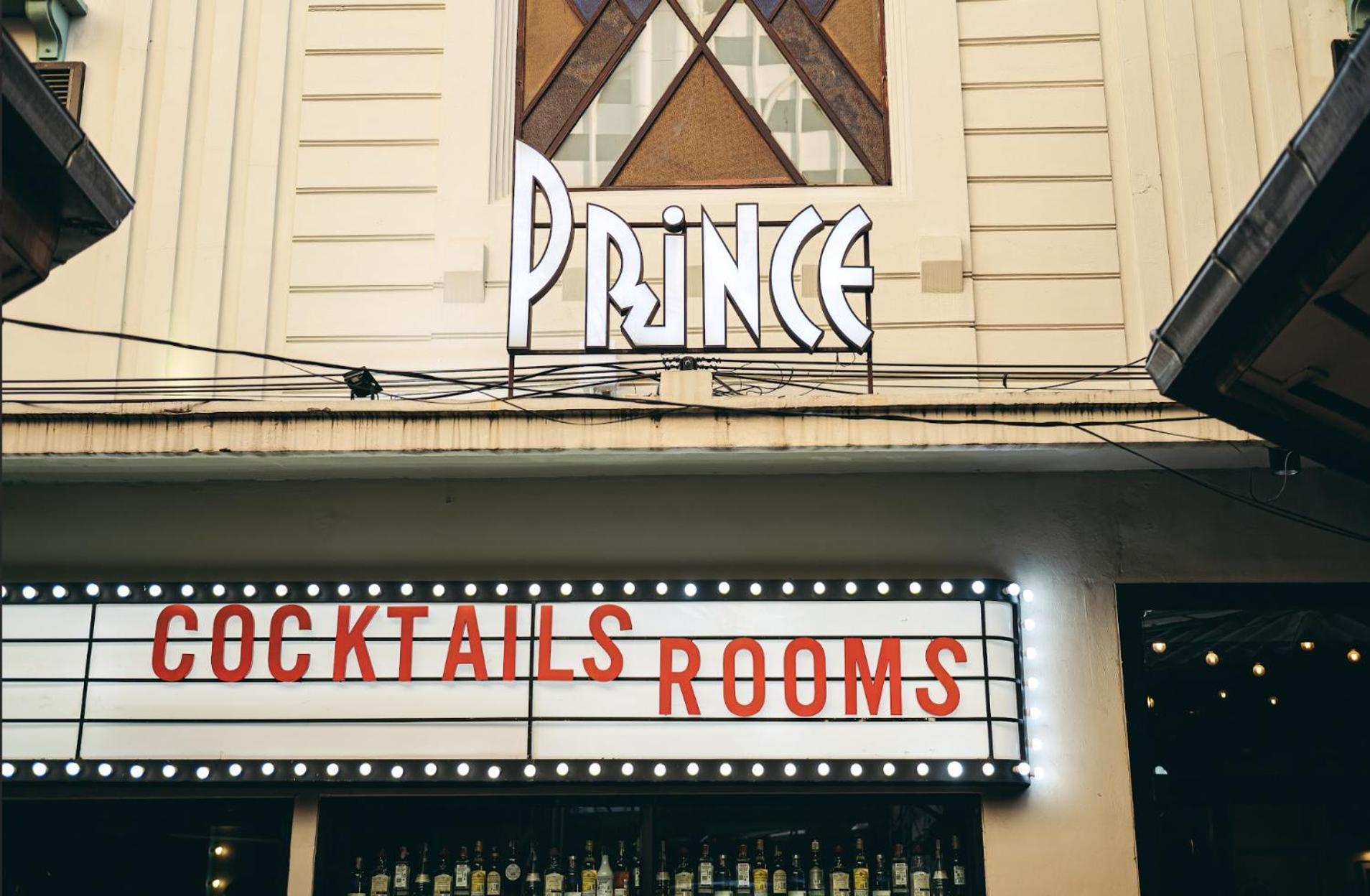 Prince Theatre Heritage Stay Hostel - Silom Banguecoque Exterior foto